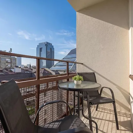 Unique Two Bedroom In By Renters Varsóvia