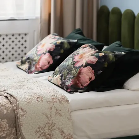 Unique Two Bedroom In By Renters Apartamento