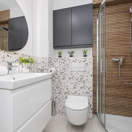 Unique Two Bedroom In By Renters Apartamento
